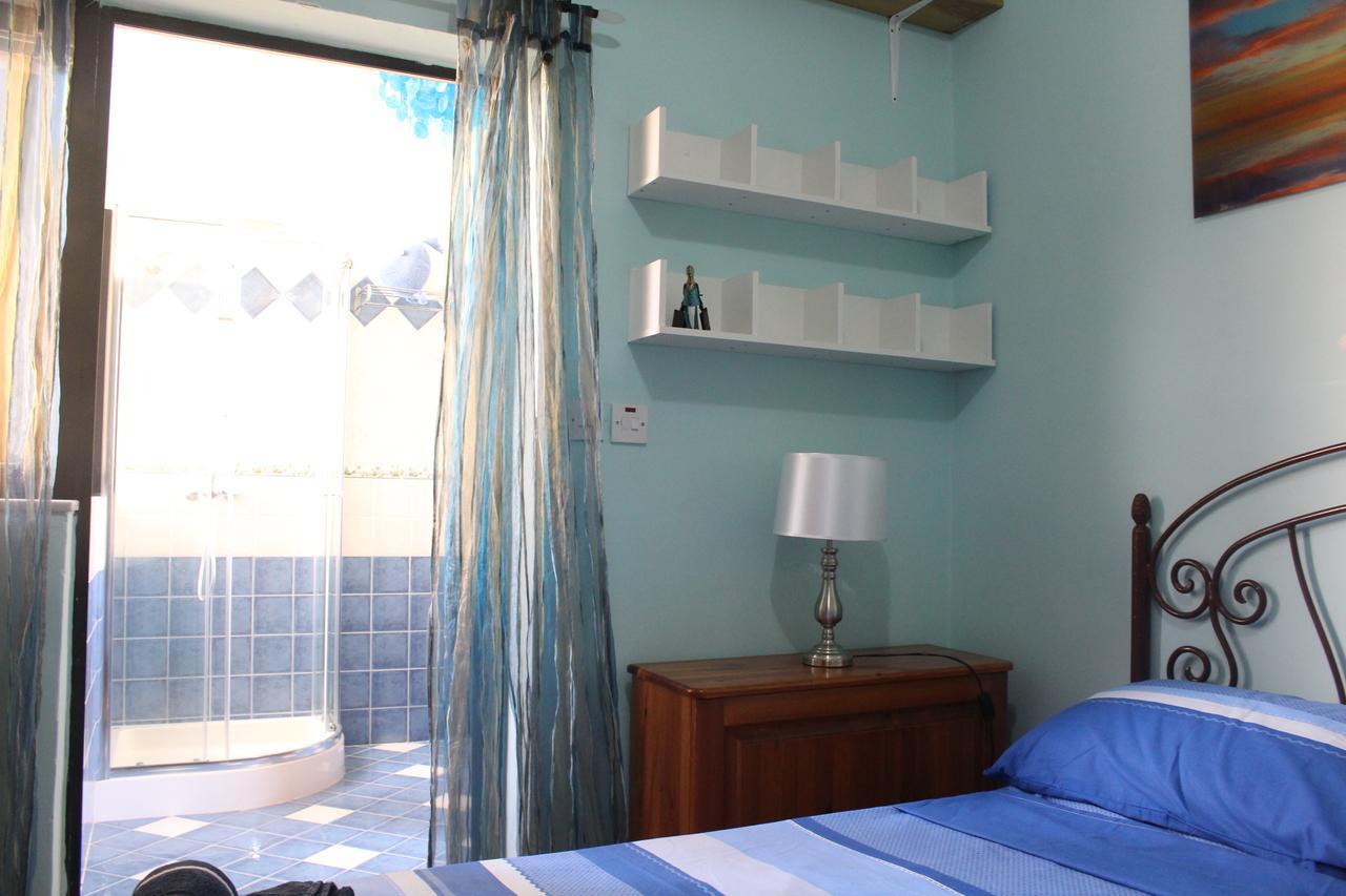 Appartamento South Pacific Flat 2 Marsaskala Esterno foto